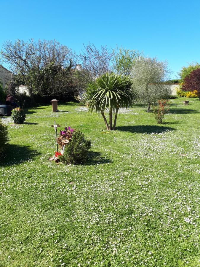 Chez Les Catherine Saintes Bagian luar foto